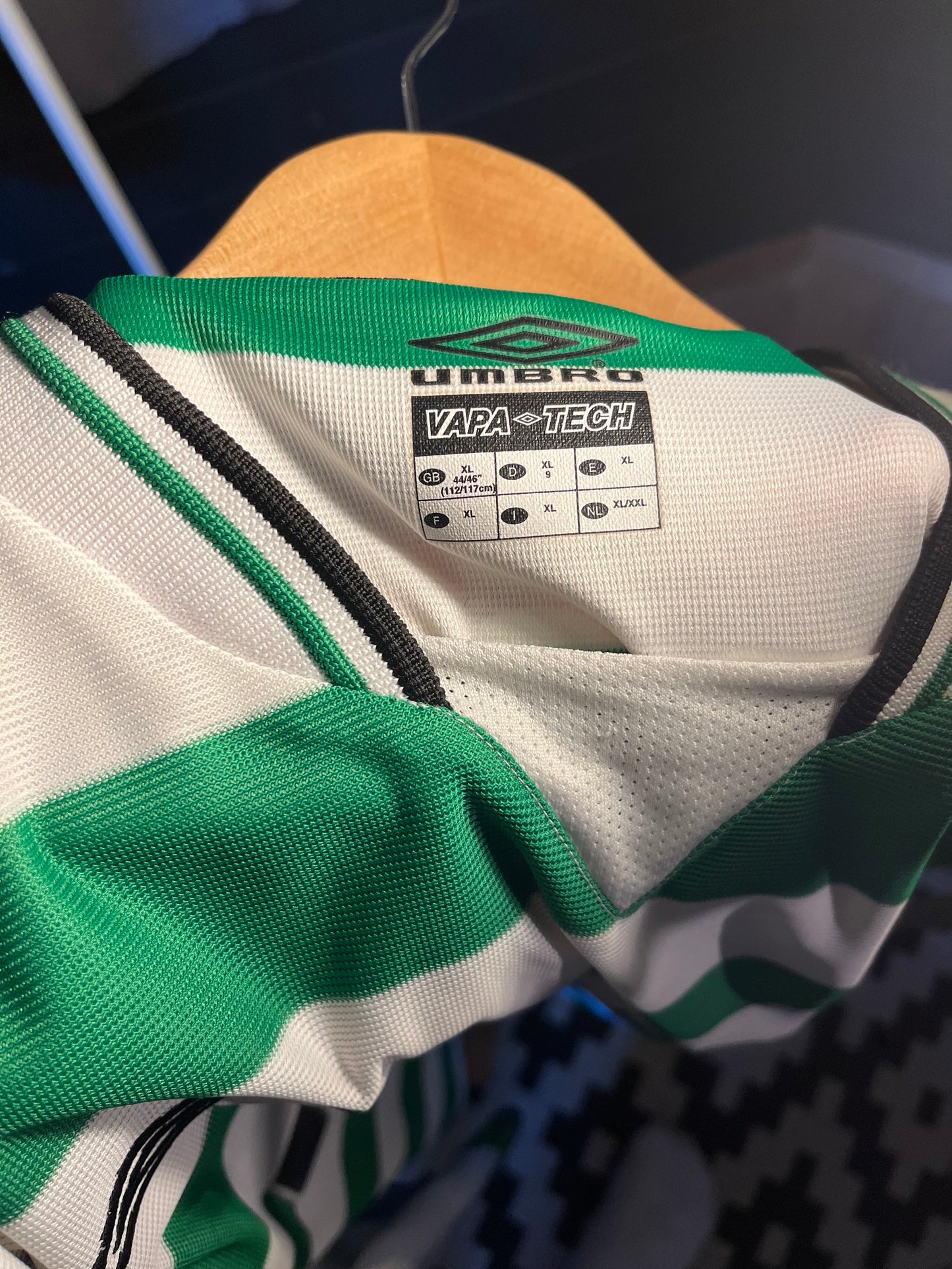 Celtic 2002/3 Hjemmedrakt - Larsson #7 - 7/10 (1 hull bak) - Strl XL