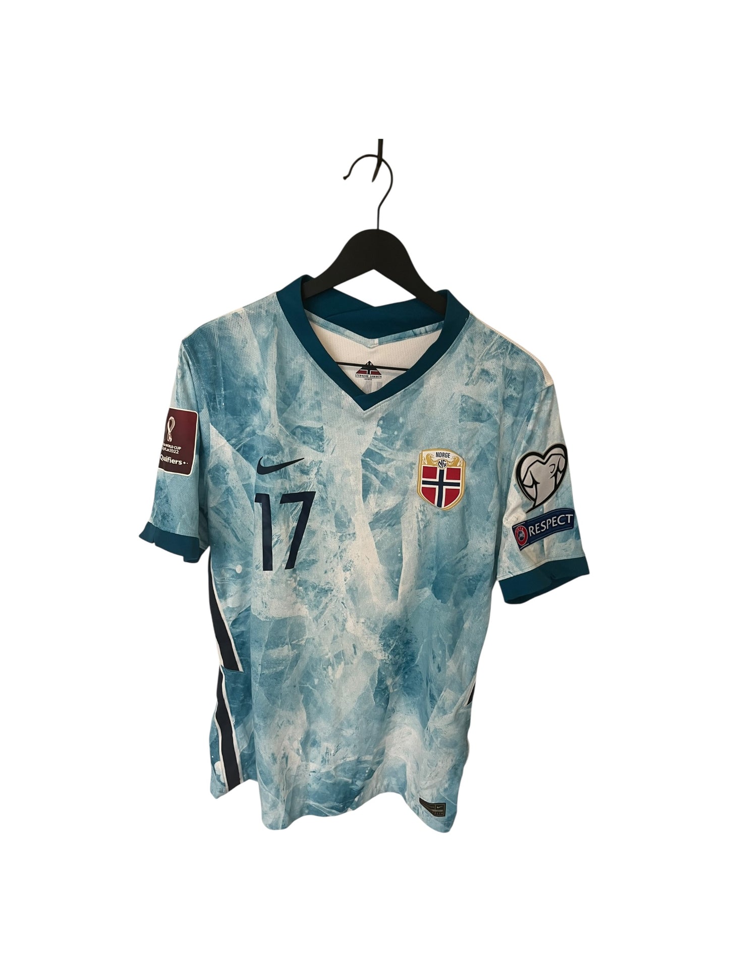 NORGE 20/21 (A)
Linnes #17
L • 8/10