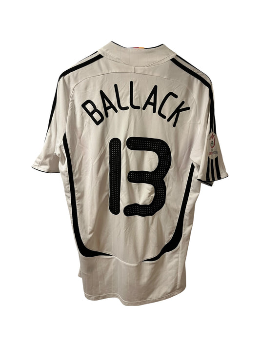 TYSKLAND 05/07 (H)
Ballack
L • 7/10 (OBS patch)