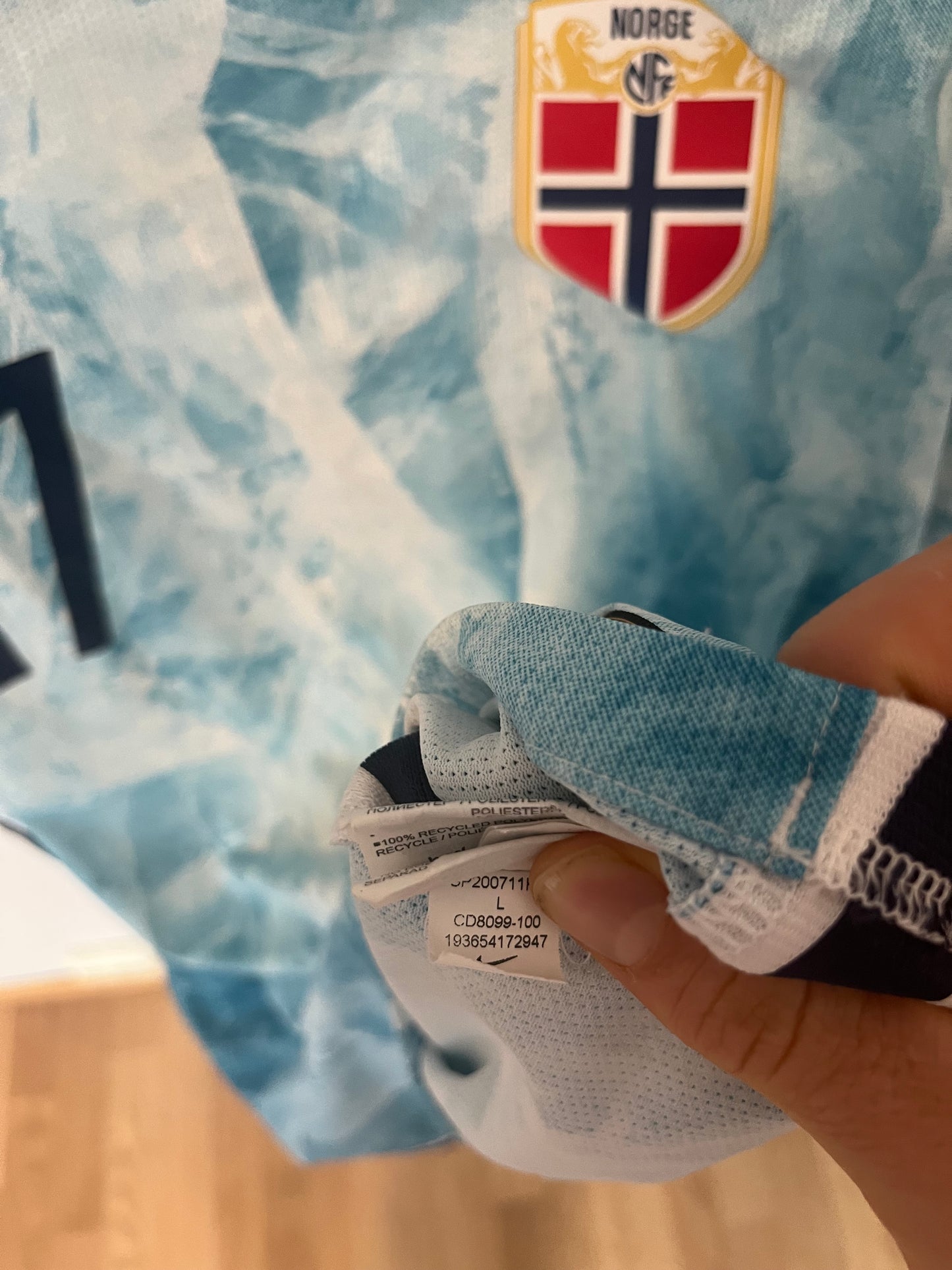 NORGE 20/21 (A)
Linnes #17
L • 8/10