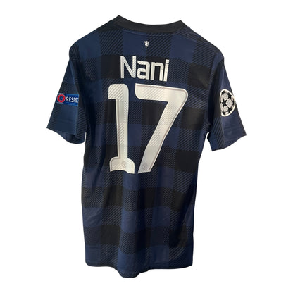 Manchester United 13/14 (B) - Nani #17 - 7.5/10 - Small