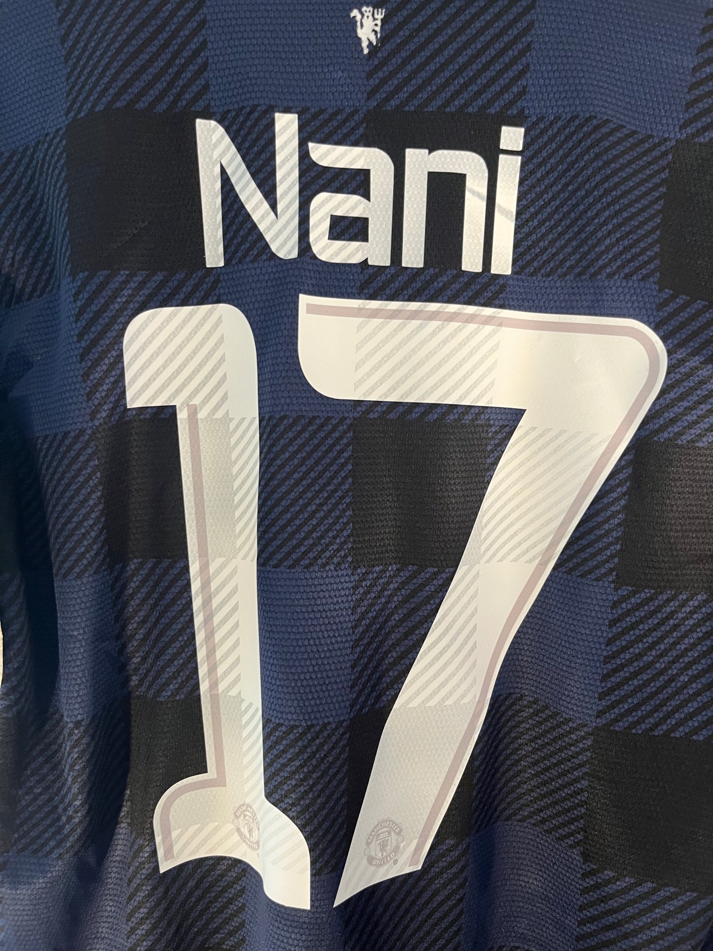 Manchester United 13/14 (B) - Nani #17 - 7.5/10 - Small