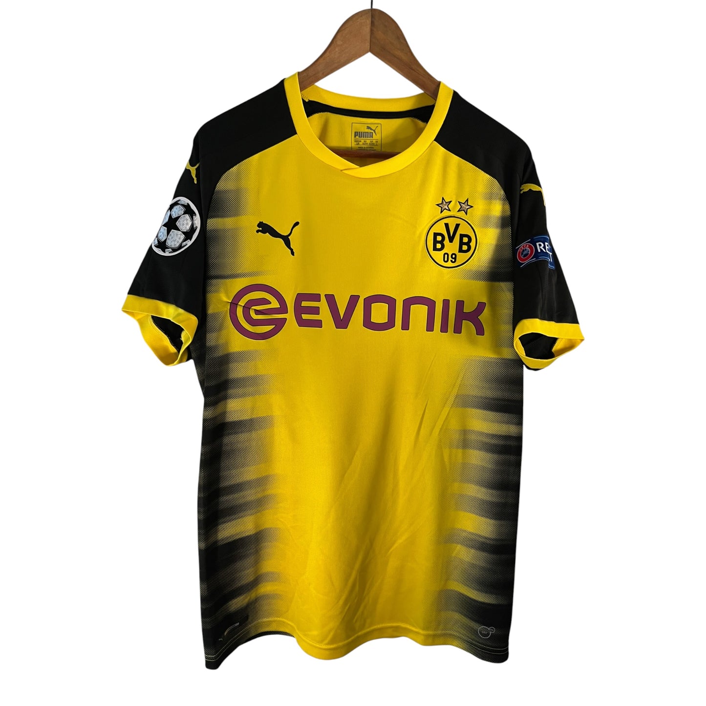 Dortmund 17/18 (H) - Reus #11 - 8/10 - Large
