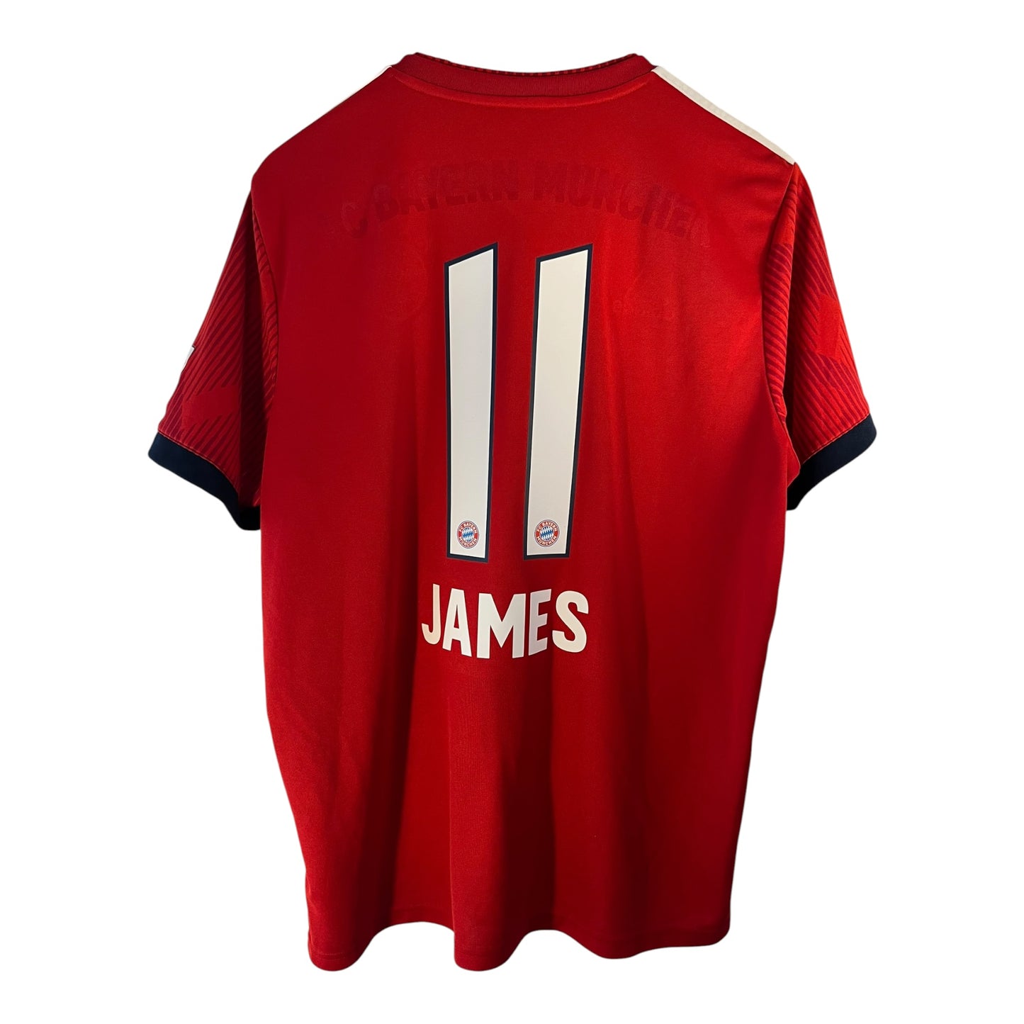 Bayern München 18/19 (H) - James #11 - 7.5/10 - Large